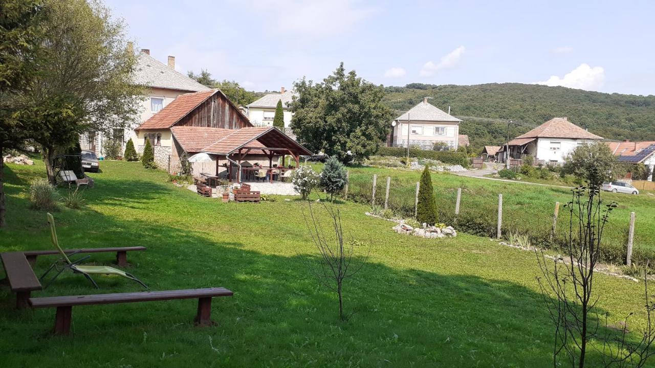 Szakal Vendeghaz Hotel Aggtelek Exterior photo