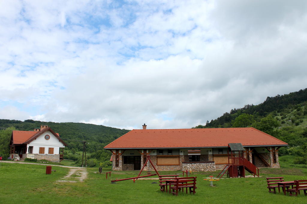 Szakal Vendeghaz Hotel Aggtelek Exterior photo